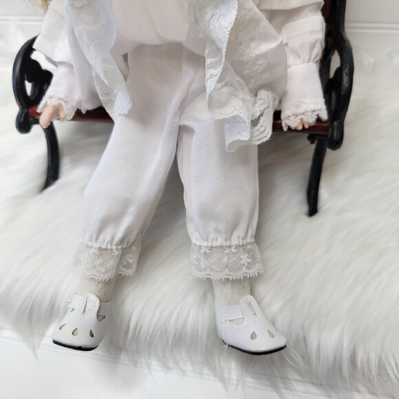 Vintage Brinn's Collectible Porcelain Doll 15" 1992 White Lace Dress & Knickers - Picture 3 of 12